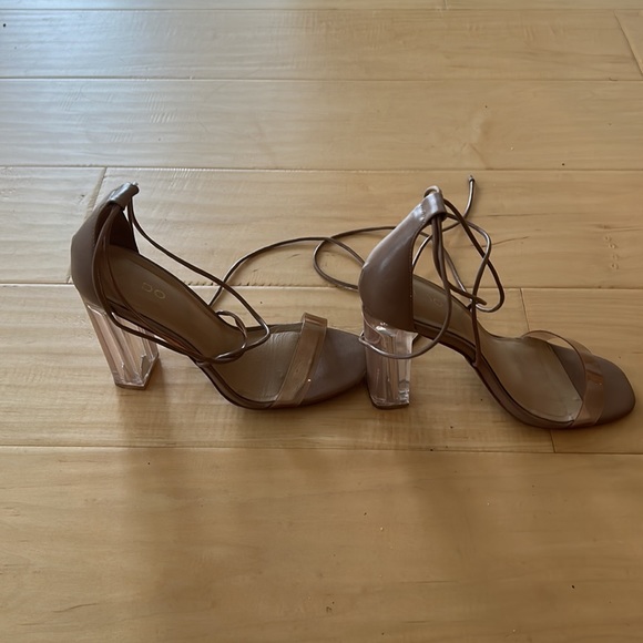 Nude color tie up aldo heels size 7 women’s - Picture 3 of 3